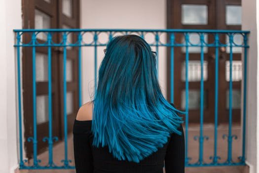 Quer mudar a cor sem estragar os fios? Conheça as melhores tintas de cabelo menos agressivas. Opções sem amônia, tonalizantes e colorações vegetais.