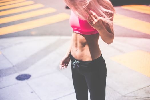 Criolipólise de sucção ou de placas? Entenda o comparativo completo de criolipólise clássica vs. criolipólise de placas, veja qual dói menos e garanta o melhor resultado para seu corpo.
